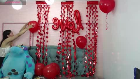 Snapshot of stephania_t chatting on February 14, 2025, 10:49 am Stephania online show from February 14, 2025, 10:49 am