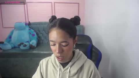 Snapshot of stephania_t chatting on March 1, 2025, 10:34 am Stephania online show from March 1, 2025, 10:34 am