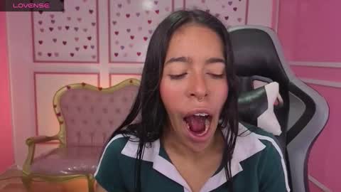 Snapshot of stephania_t chatting on September 15, 2025, 11:32 am Stephania online show from September 15, 2025, 11:32 am