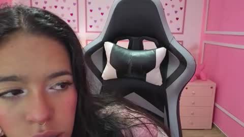 Snapshot of stephania_t chatting on September 16, 2025, 11:33 am Stephania online show from September 16, 2025, 11:33 am