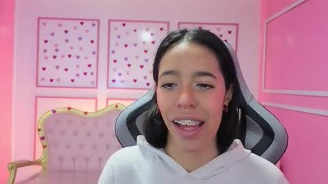 Snapshot of stephania_t chatting on September 25, 2025, 11:36 am Stephania online show from September 25, 2025, 11:36 am