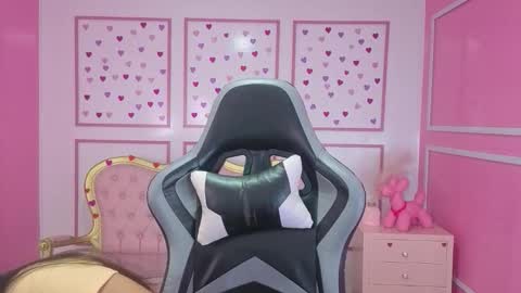 Snapshot of stephania_t chatting on September 29, 2025, 11:37 am Stephania online show from September 29, 2025, 11:37 am