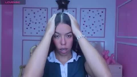 Snapshot of stephania_t chatting on November 4, 2025, 12:37 pm Stephania online show from November 4, 2025, 12:37 pm