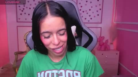 Stephania online show from December 21, 2025, 12:34 pm