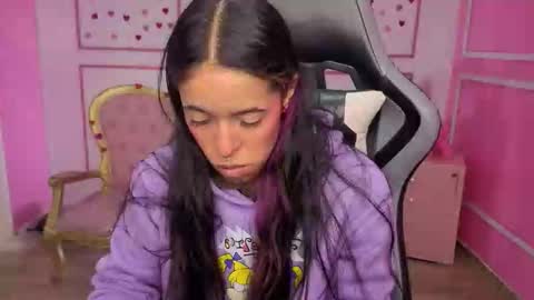 Stephania online show from February 10, 2026, 12:09 pm