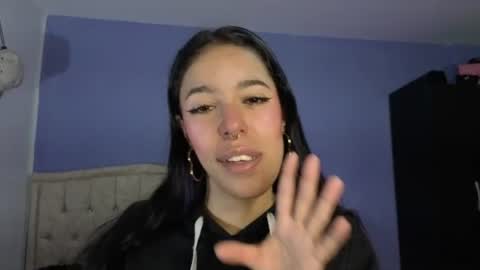 Stephania online show from June 22, 2026, 2:03 pm