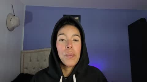 Stephania online show from June 23, 2026, 2:26 pm