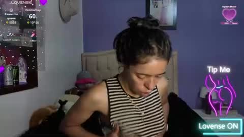 Stephania online show from July 7, 2026, 2:43 pm