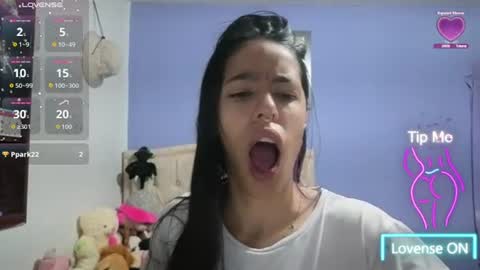 Stephania online show from July 23, 2026, 2:37 pm
