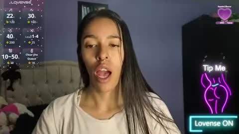 Stephania online show from July 24, 2026, 2:26 pm