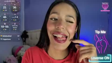 Stephania online show from July 28, 2026, 4:39 pm