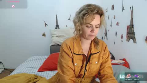 Stephanie   online show from November 17, 2025, 10:54 am