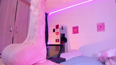 Stephanie  online show from February 2, 2025, 4:48 am