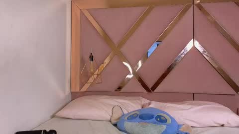 Snapshot of stephany_grand chatting on October 4, 2025, 5:44 pm stephany_grand online show from October 4, 2025, 5:44 pm