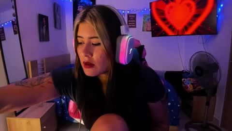 Stephany  independient model  online show from January 12, 2025, 3:39 am