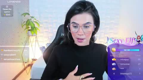 S T E P H A N Y A online show from January 28, 2025, 5:54 am