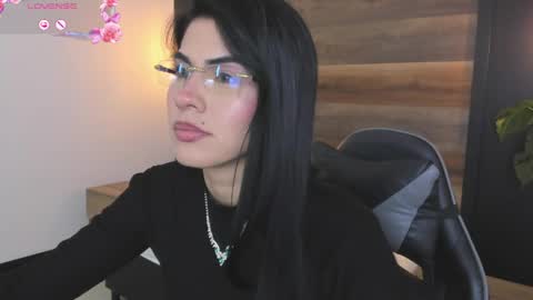 Snapshot of stephanya_ chatting on May 6, 2026, 8:25 pm S T E P H A N Y A online show from May 6, 2026, 8:25 pm