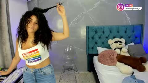 Stefanny online show from June 7, 2026, 1:32 am