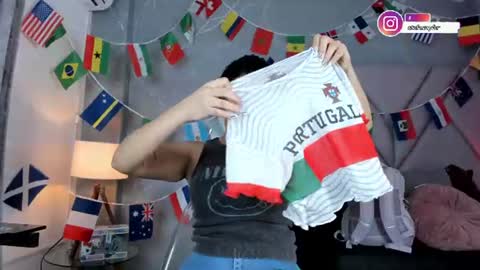 Stefanny online show from June 23, 2026, 1:03 am
