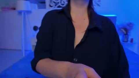 Stephie online show from July 22, 2026, 5:38 pm