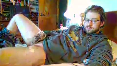 Snapshot of sterben13v chatting on May 17, 2026, 10:28 pm Ian23602 online show from May 17, 2026, 10:28 pm