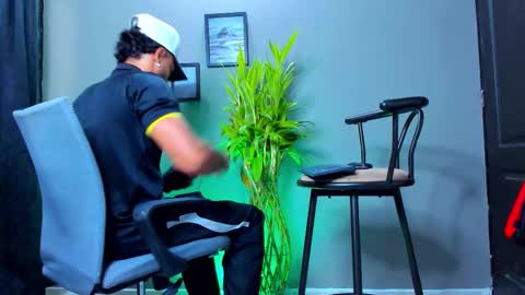 Steve  online show from October 19, 2025, 2:18 pm