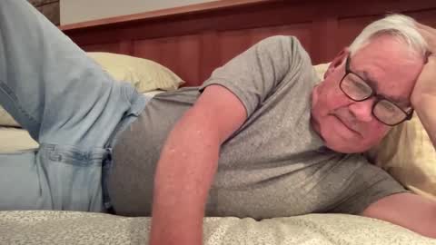 Snapshot of steve988279 chatting on October 19, 2025, 11:49 pm Steve online show from October 19, 2025, 11:49 pm