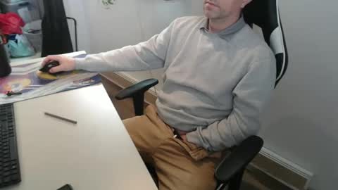 steve_oo8 online show from February 25, 2025, 6:42 pm