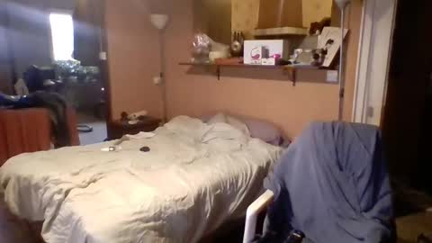 Snapshot of stevefromfrance chatting on December 17, 2024, 1:38 pm stevefromfrance online show from December 17, 2024, 1:38 pm