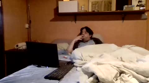 Snapshot of stevefromfrance chatting on February 12, 2025, 11:18 am stevefromfrance online show from February 12, 2025, 11:18 am