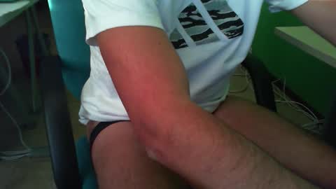 Snapshot of stevehornystud chatting on January 11, 2026, 3:28 pm stevehornystud online show from January 11, 2026, 3:28 pm