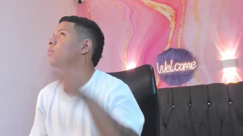 Snapshot of steven19_latinboy chatting on November 25, 2025, 11:43 am Steven online show from November 25, 2025, 11:43 am