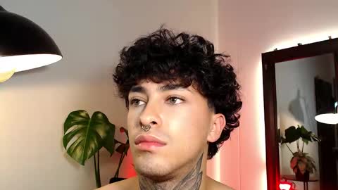 Daniel Steven Navarro online show from March 16, 2026, 5:44 am