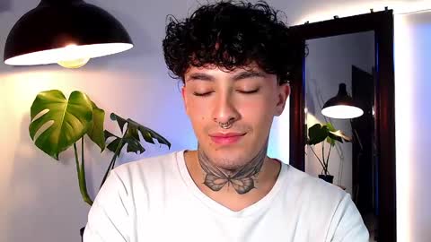 Daniel Steven Navarro online show from March 17, 2026, 1:43 am