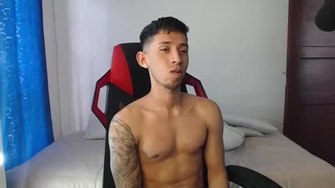 Snapshot of stevensex501 chatting on February 15, 2025, 7:39 pm steven online show from February 15, 2025, 7:39 pm