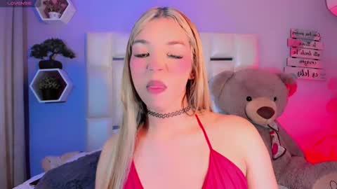 Steisee Reyes online show from November 2, 2025, 10:34 pm