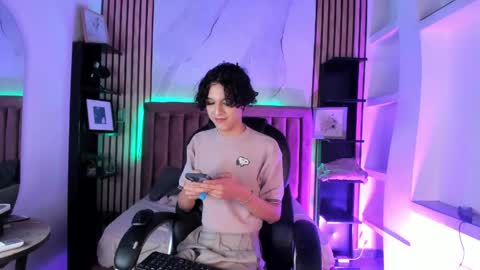 Sthepano  online show from June 2, 2026, 3:52 am