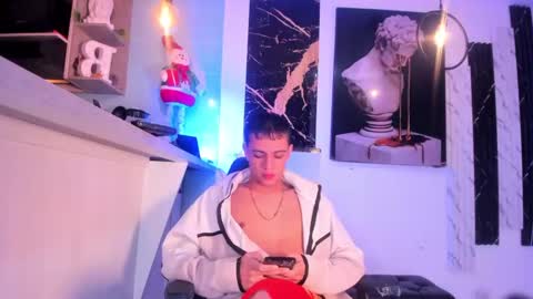 Snapshot of stiiveen_24cm chatting on December 16, 2024, 1:10 am Stiven brendan online show from December 16, 2024, 1:10 am