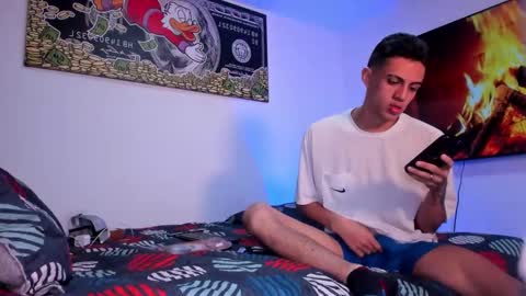 Snapshot of stiiveen_24cm chatting on December 20, 2024, 9:00 am Stiven brendan online show from December 20, 2024, 9:00 am