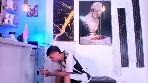 Snapshot of stiiveen_24cm chatting on February 20, 2025, 8:50 am Stiven brendan online show from February 20, 2025, 8:50 am