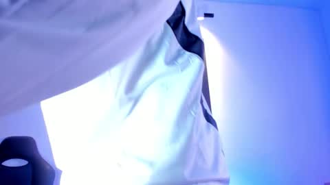 Snapshot of stiiveen_24cm chatting on October 25, 2025, 5:37 am Stiven brendan online show from October 25, 2025, 5:37 am