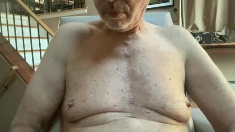 Snapshot of stillbad2 chatting on January 30, 2025, 6:54 pm Stillbad2 online show from January 30, 2025, 6:54 pm