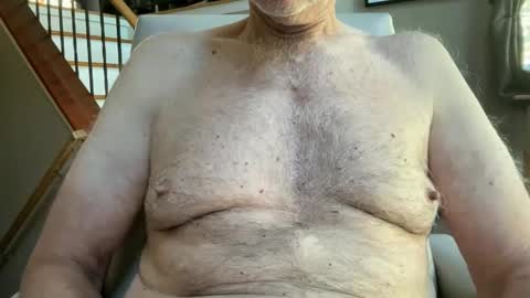 Snapshot of stillbad2 chatting on October 5, 2025, 5:55 pm Stillbad2 online show from October 5, 2025, 5:55 pm