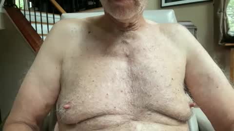 Snapshot of stillbad2 chatting on October 20, 2025, 5:02 pm Stillbad2 online show from October 20, 2025, 5:02 pm