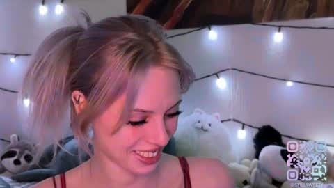 Snapshot of stillsweety chatting on February 10, 2026, 5:06 pm stillsweety online show from February 10, 2026, 5:06 pm