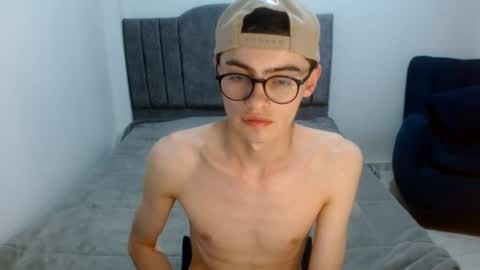 Snapshot of stiv_grant chatting on June 17, 2026, 12:18 pm stiv_grant online show from June 17, 2026, 12:18 pm