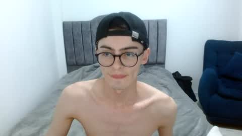Snapshot of stiv_grant chatting on June 19, 2026, 9:40 pm stiv_grant online show from June 19, 2026, 9:40 pm