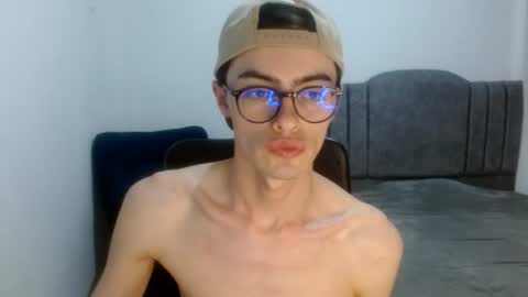 Snapshot of stiv_grant chatting on July 1, 2026, 12:07 pm stiv_grant online show from July 1, 2026, 12:07 pm