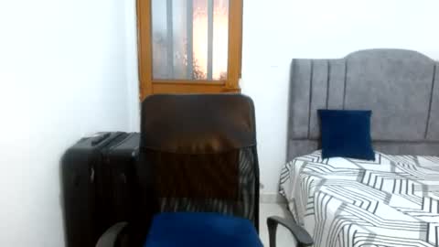 Snapshot of stiv_grant chatting on July 28, 2026, 7:39 pm stiv_grant online show from July 28, 2026, 7:39 pm