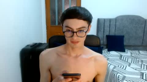 Snapshot of stiv_grant chatting on July 28, 2026, 8:52 pm stiv_grant online show from July 28, 2026, 8:52 pm